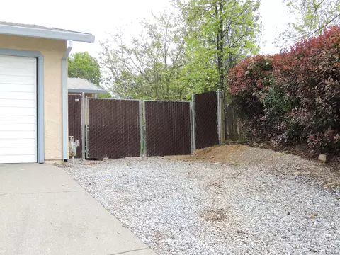 1013 Nighthawk Ln, Redding, CA 96003 photo 2