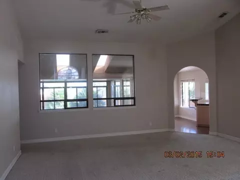 975 Hillsdale Ct, Redding, CA 96003 photo 3