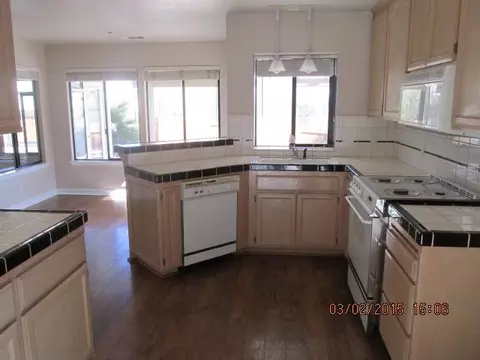 975 Hillsdale Ct, Redding, CA 96003 photo 8