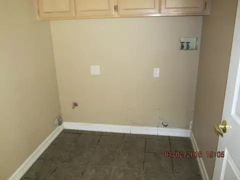 975 Hillsdale Ct, Redding, CA 96003 photo 4