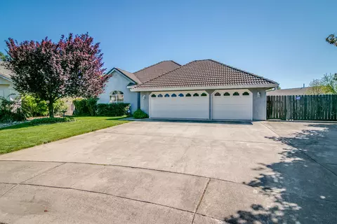 2259 Darsha Ln, Redding, CA 96003 photo 2