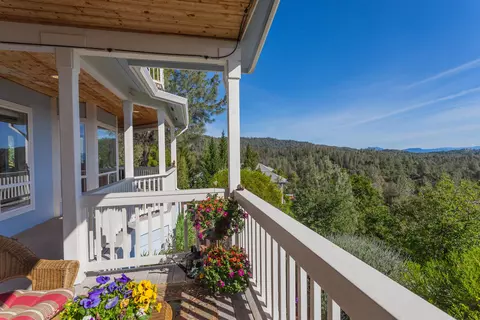8900 Elusion Ct, Redding, CA 96001 photo 11