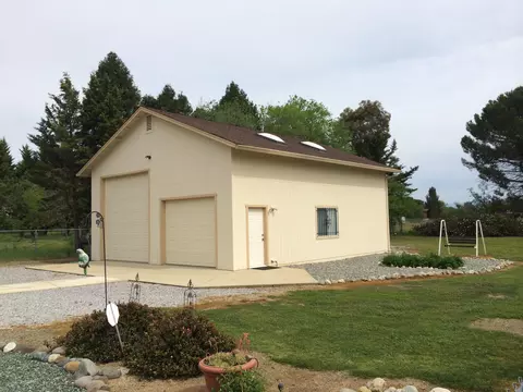 6577 Flicker Way, Anderson, CA 96007 photo 2