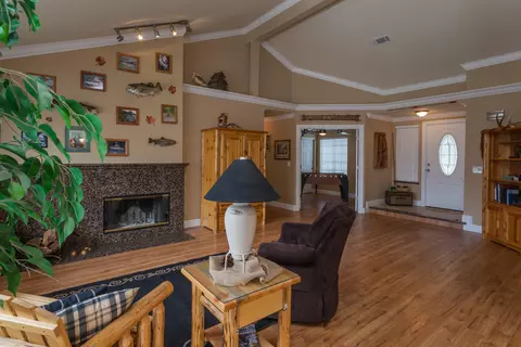 576 Armando Ave, Redding, CA 96003 photo 5