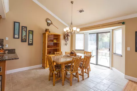 576 Armando Ave, Redding, CA 96003 photo 9