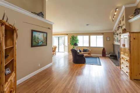 576 Armando Ave, Redding, CA 96003 photo 4