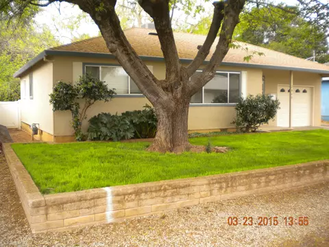 2440 Beverly Dr, Redding, CA 96002 photo 1