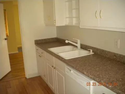 2440 Beverly Dr, Redding, CA 96002 photo 3