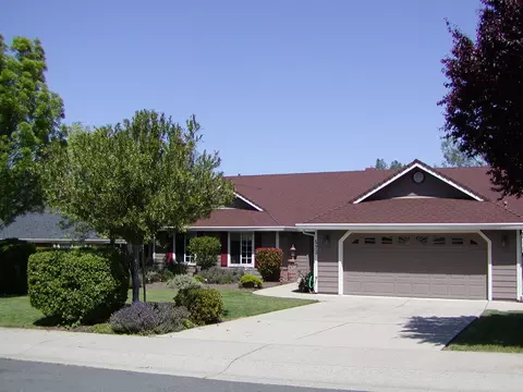 573 Reddington Dr, Redding, CA 96003 photo 1