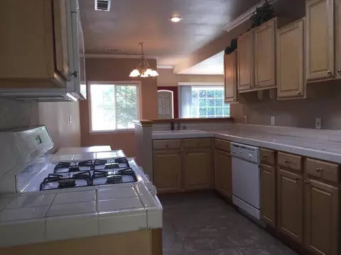 1100 A St, Redding, CA 96002 photo 6