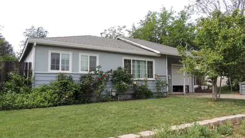 1100 A St, Redding, CA 96002 photo 2