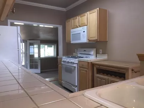 1100 A St, Redding, CA 96002 photo 5