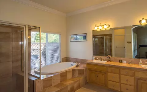 3680 Seasons Ct, Redding, CA 96001 photo 17