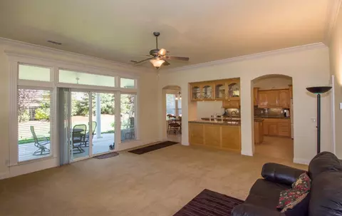 3680 Seasons Ct, Redding, CA 96001 photo 11