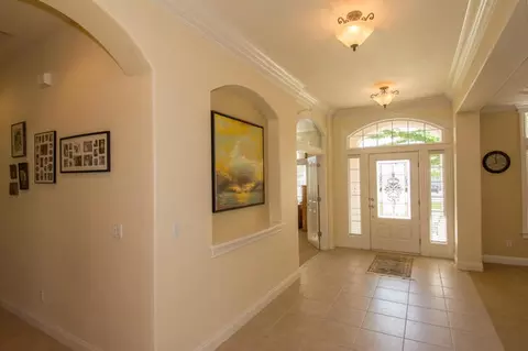 3680 Seasons Ct, Redding, CA 96001 photo 2