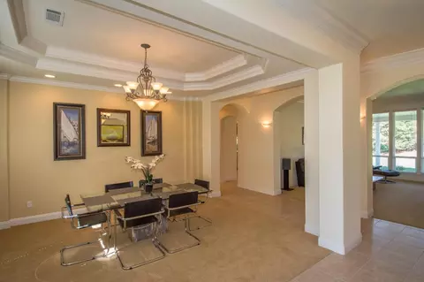 3680 Seasons Ct, Redding, CA 96001 photo 4