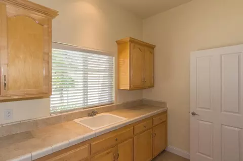 3680 Seasons Ct, Redding, CA 96001 photo 13