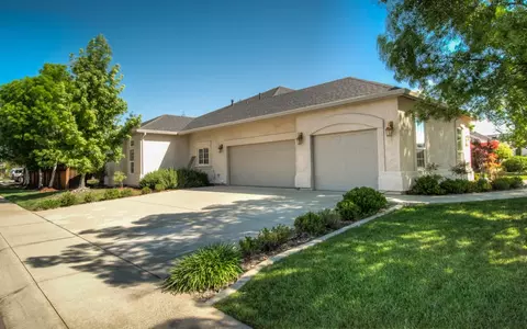 3680 Seasons Ct, Redding, CA 96001 photo 31