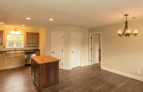 1009 Layton Rd, Redding, CA 96002 photo 9
