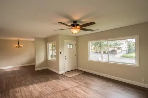 1009 Layton Rd, Redding, CA 96002 photo 4