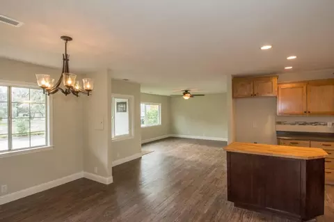 1009 Layton Rd, Redding, CA 96002 photo 7