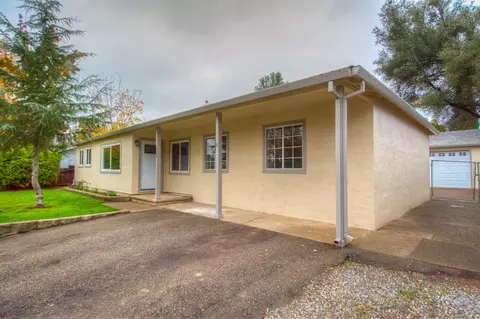 1009 Layton Rd, Redding, CA 96002 photo 2