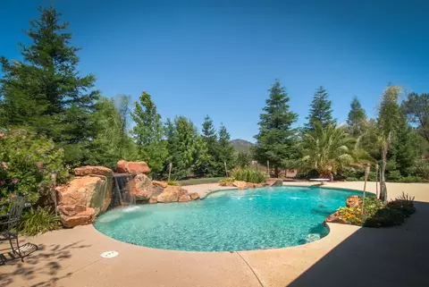 13195 Tierra Oaks Dr, Redding, CA 96003 photo 2