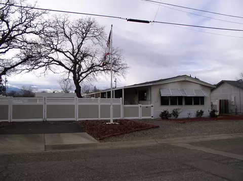 1066 Deodar Way, Redding, CA 96003 photo 2