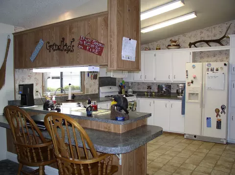 1066 Deodar Way, Redding, CA 96003 photo 4