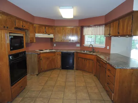 6644 El Camino Dr, Redding, CA 96001 photo 8
