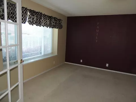 6644 El Camino Dr, Redding, CA 96001 photo 3
