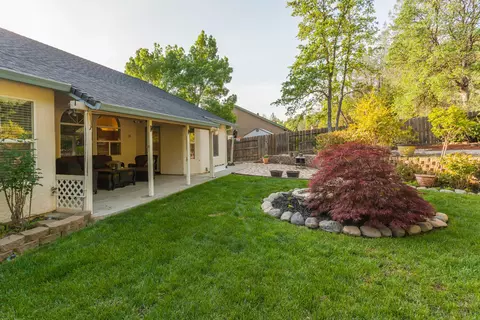 1052 Montclair Dr, Redding, CA 96003 photo 30