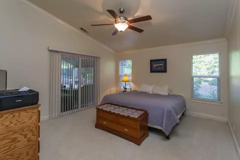 1052 Montclair Dr, Redding, CA 96003 photo 18