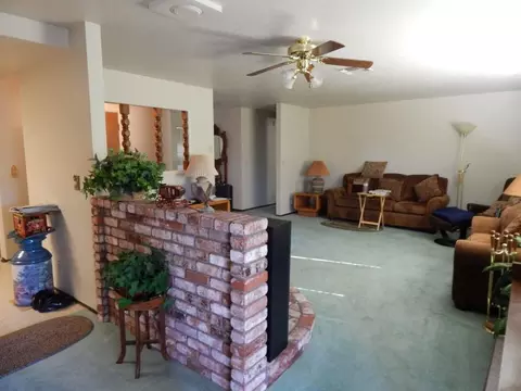 321 Woodhill Dr, Redding, CA 96003 photo 1