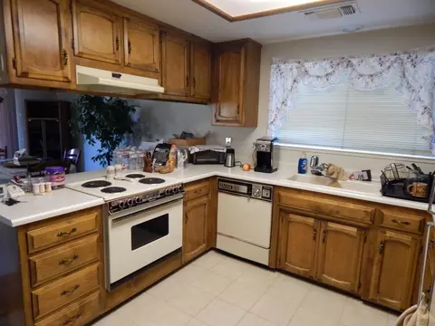 321 Woodhill Dr, Redding, CA 96003 photo 4