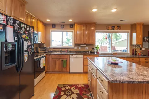 2713 Camulos Way, Redding, CA 96002 photo 17
