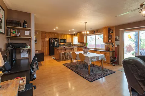 2713 Camulos Way, Redding, CA 96002 photo 12