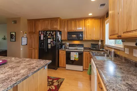 2713 Camulos Way, Redding, CA 96002 photo 15