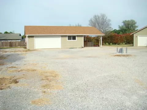 19555 Fairwind Dr, Anderson, CA 96007 photo 3