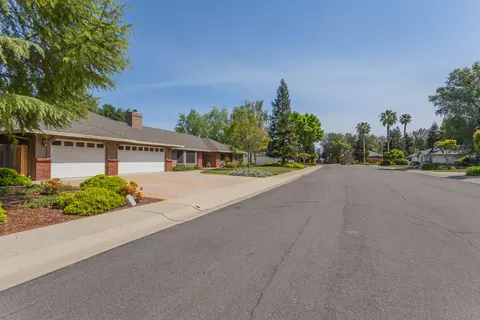 4362 Brittany Dr, Redding, CA 96002 photo 2