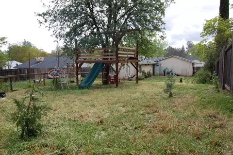 952 Spaniel Dr, Redding, CA 96003 photo 4