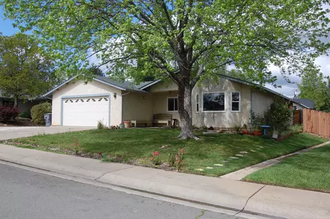952 Spaniel Dr, Redding, CA 96003 photo 2