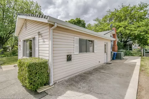 2436 Waldon St, Redding, CA 96001 photo 2