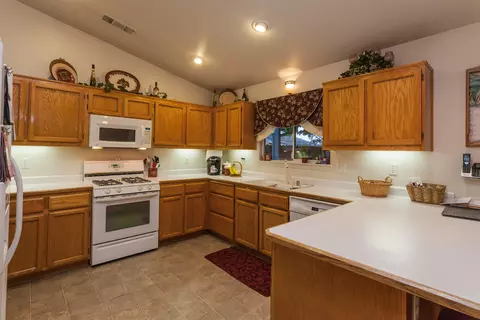1456 Hominy, Redding, CA 96003 photo 10