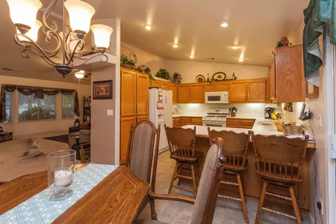 1456 Hominy, Redding, CA 96003 photo 9