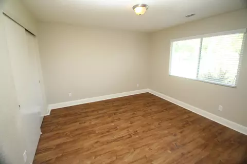 1098 Camelot Ct, Redding, CA 96003 photo 17