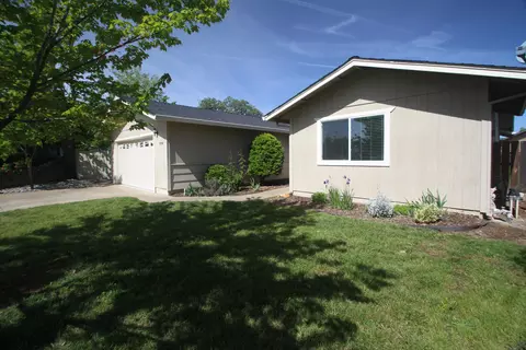 1098 Camelot Ct, Redding, CA 96003 photo 7