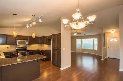 2437 Maywood, Redding, CA 96003 photo 9