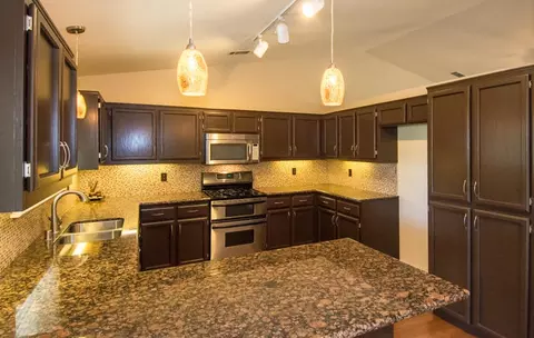 2437 Maywood, Redding, CA 96003 photo 10
