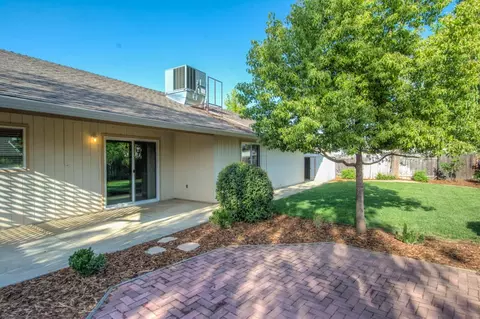 2437 Maywood, Redding, CA 96003 photo 37
